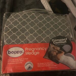 Boppy pregnancy wedge pillow